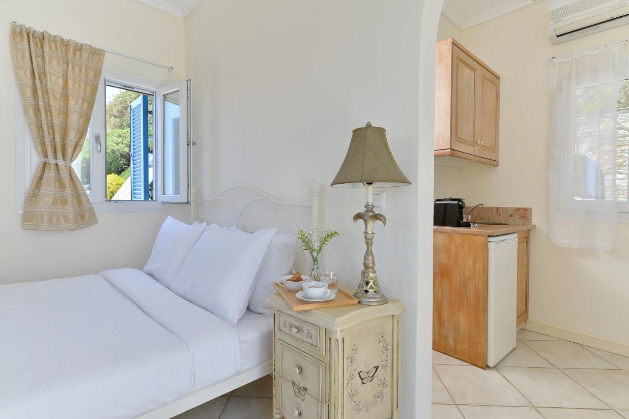 Andros Homes Sea Side Apartment & Studio Gavrio Exteriör bild